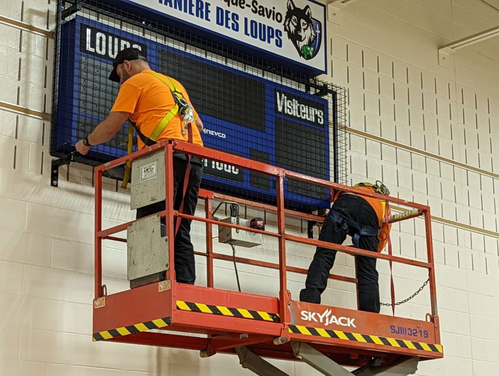 Service and support - installing scoreboards